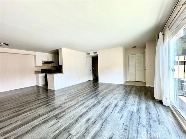 Building Photo - 2300 S Hacienda Blvd