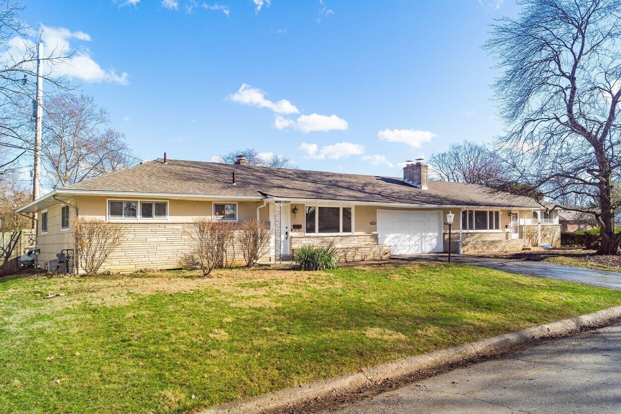 Primary Photo - 4232 Eastlea Dr