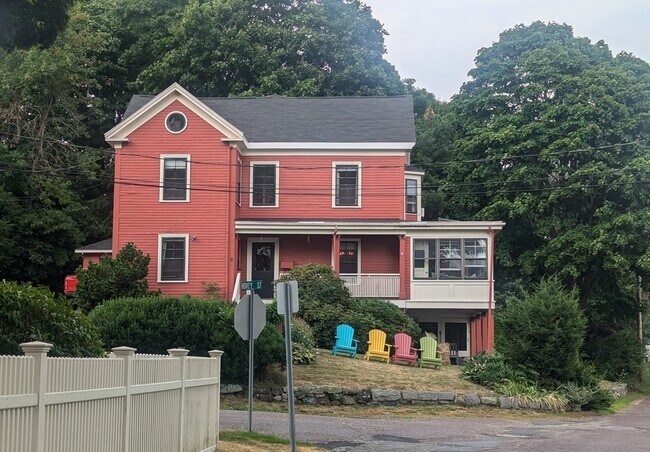 Building Photo - 6 Hovey St