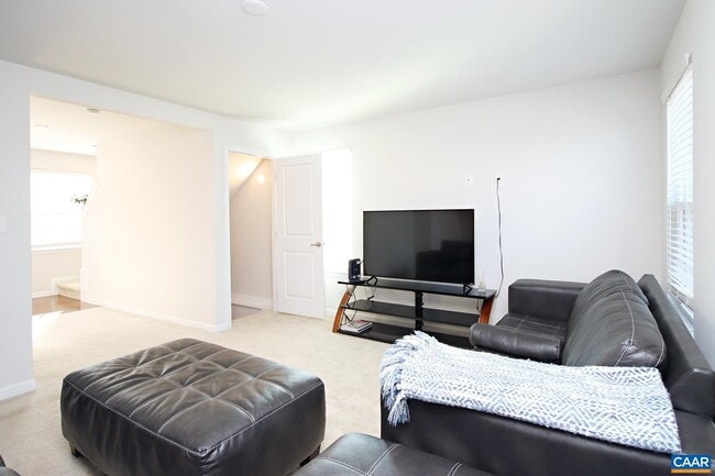 Building Photo - 4393 Sunset Dr