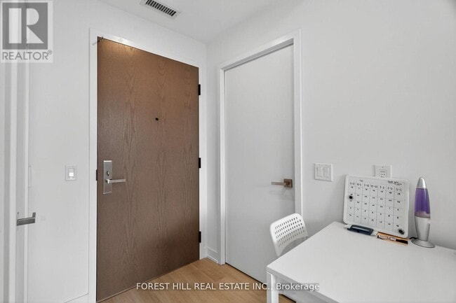 Building Photo - 30 Tretti Wy