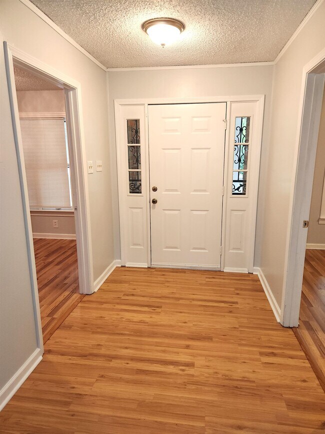 Foto del edificio - 7188 Pleasant Ridge Rd