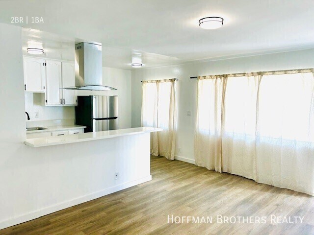 Foto del edificio - 716 W 81st St