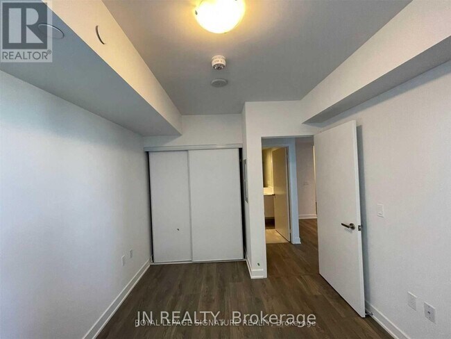 Photo du bâtiment - 99 Broadway Ave