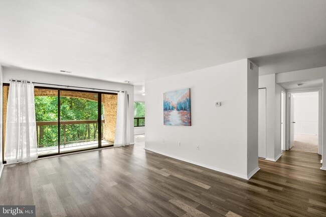 Building Photo - 435 Christopher Ave