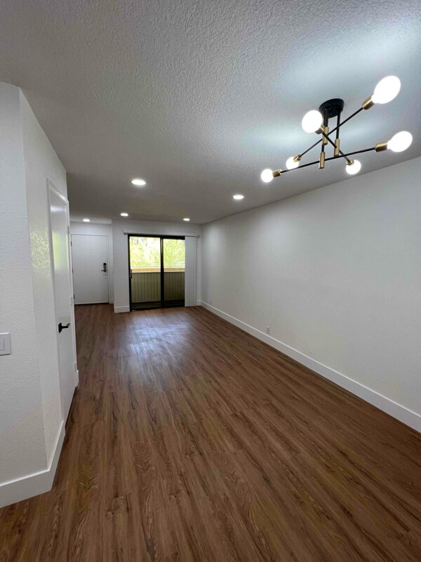 Foto del edificio - 680 N Ashurst Ct