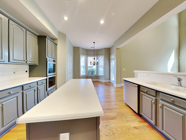 Building Photo - 3475 Grove Park Dr