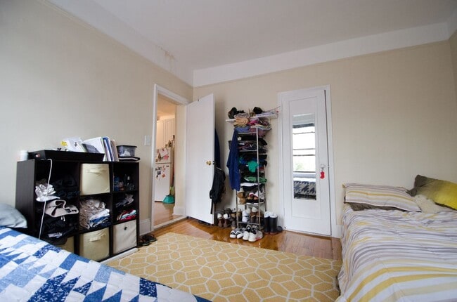 Building Photo - 465 W 51st St