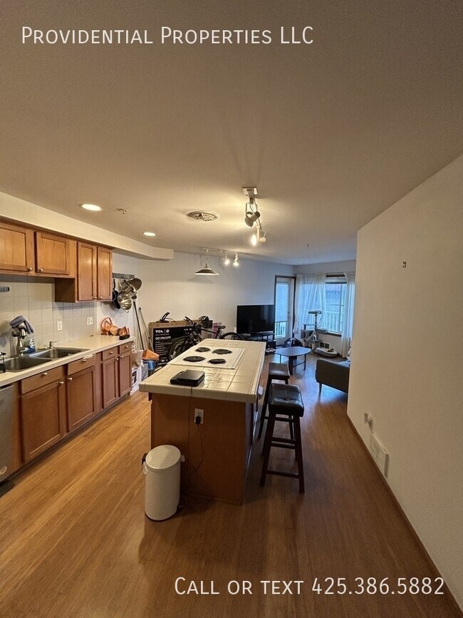 Foto del edificio - 2111 Waverly Pl N