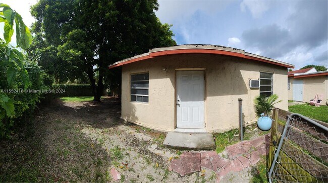 Foto del edificio - 1030 NW 106th St