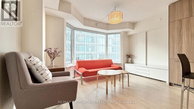 Photo du bâtiment - 155-2155 Yorkville Ave