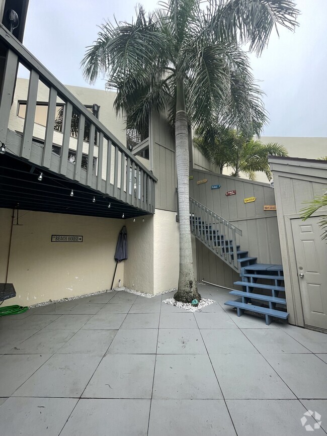 Building Photo - 1605 US-1