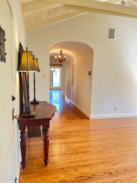Foto del edificio - 1002 Hazelwood Ave