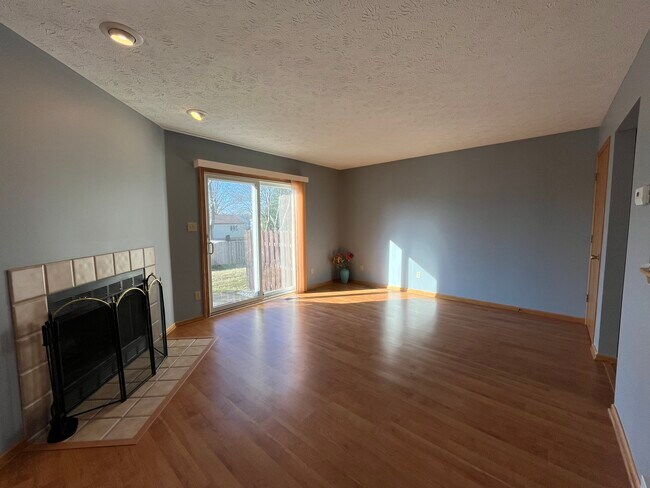 Building Photo - 580 Topaz Ln