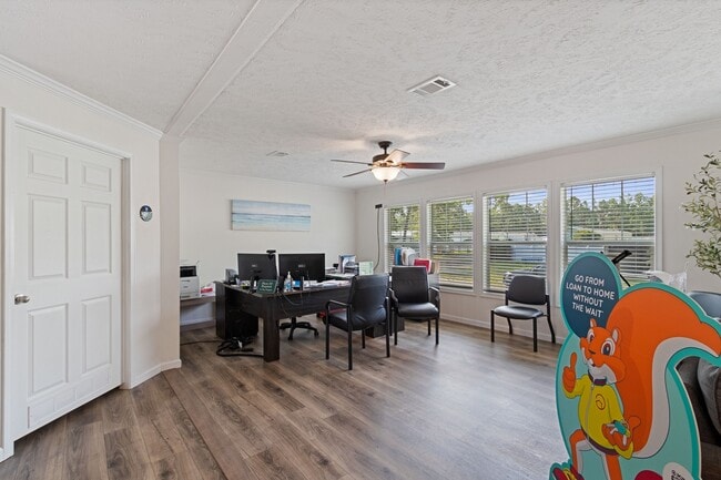 Building Photo - Paradise Village