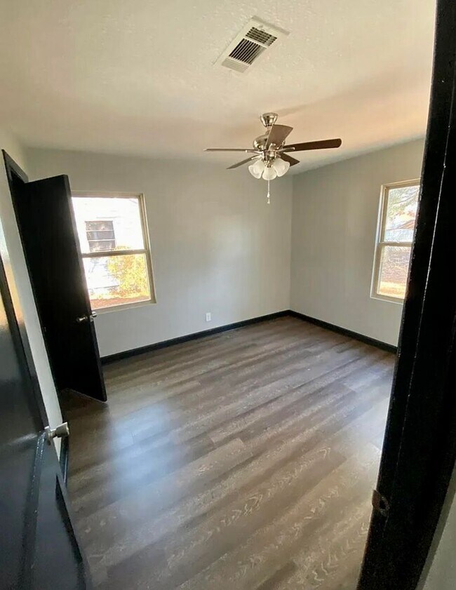 Foto del edificio - A Great Rental Waiting For You To Make It Home!