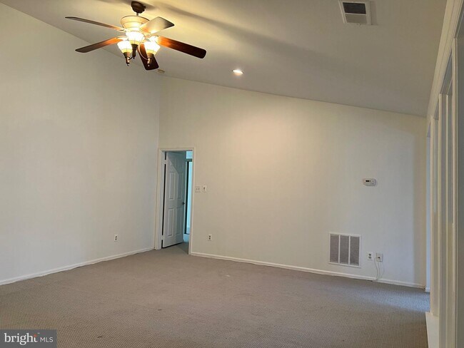 Building Photo - 10701 Kings Riding Way