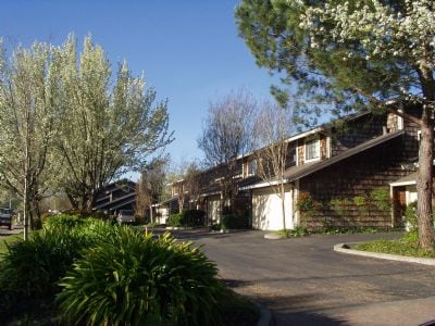 Building Photo - 1661 Creekview Cir