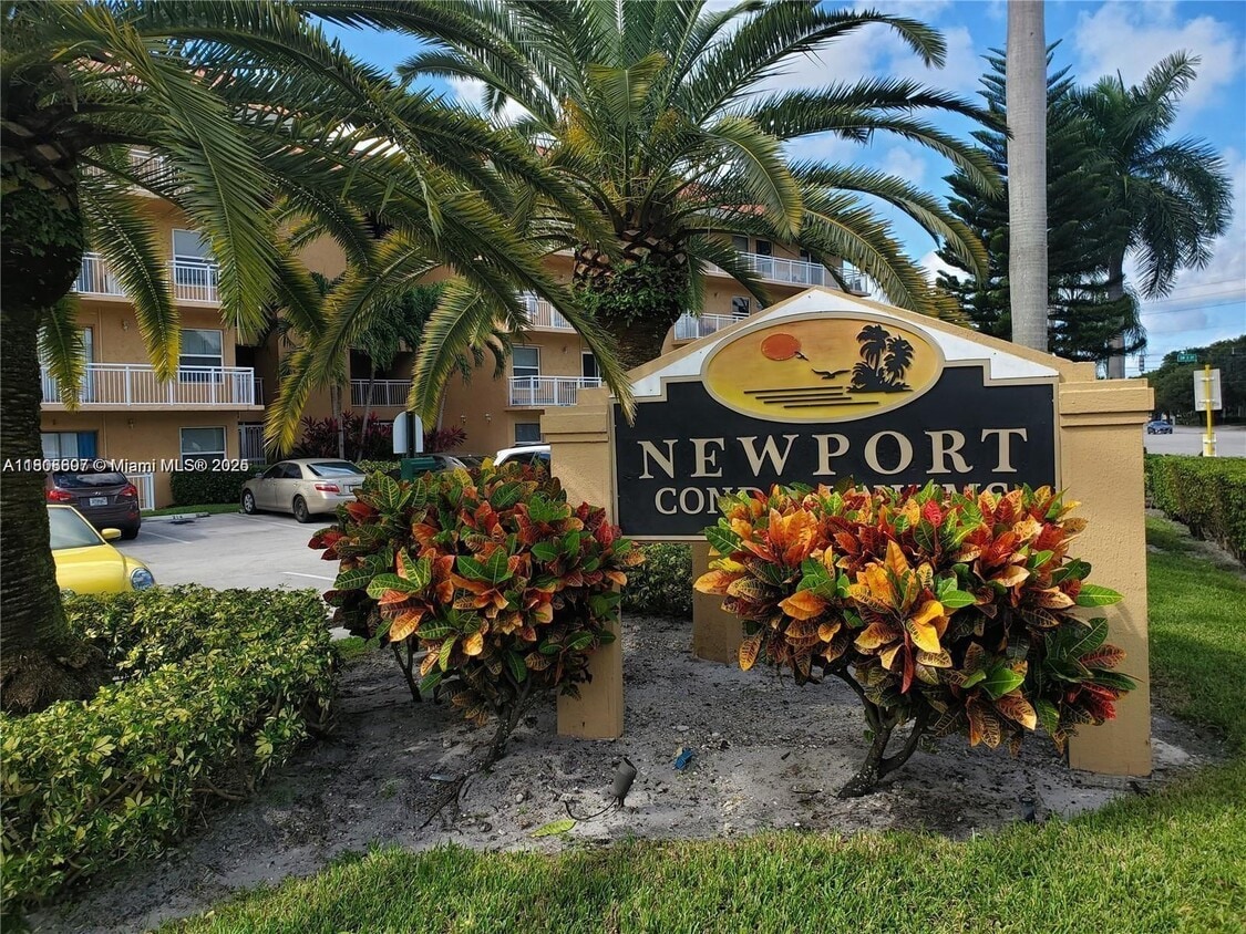 Foto principal - 405 S Pine Island Rd
