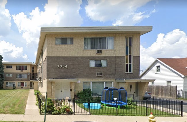 Building Photo - 2054 N 18th Ave