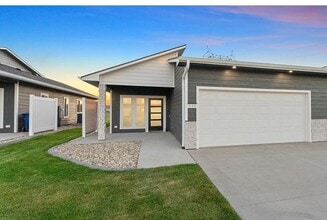 Building Photo - 517 Oxford Ave