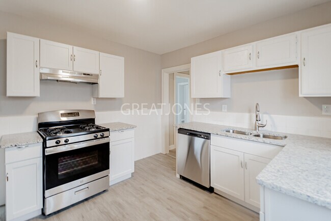 Foto del edificio - 3469 Westridge Ln