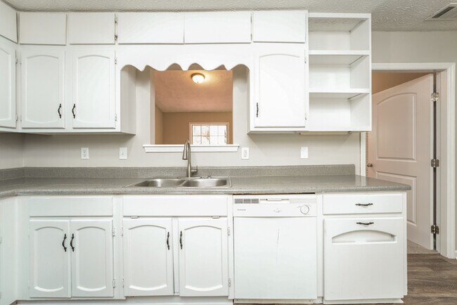 Foto del edificio - 5713 Wells Cir