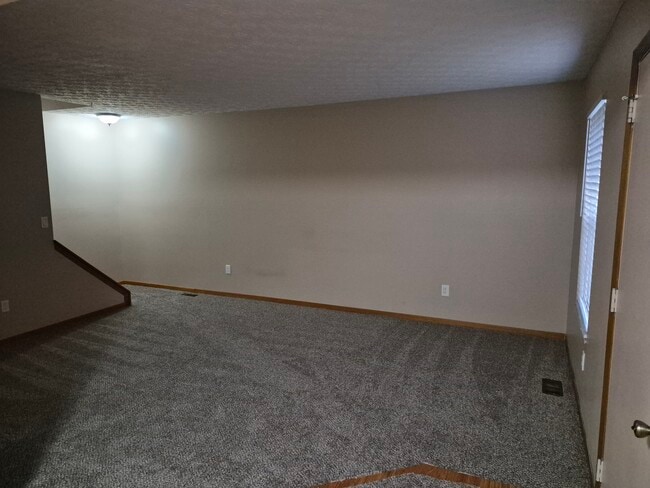 Building Photo - 460 Heritage Cir