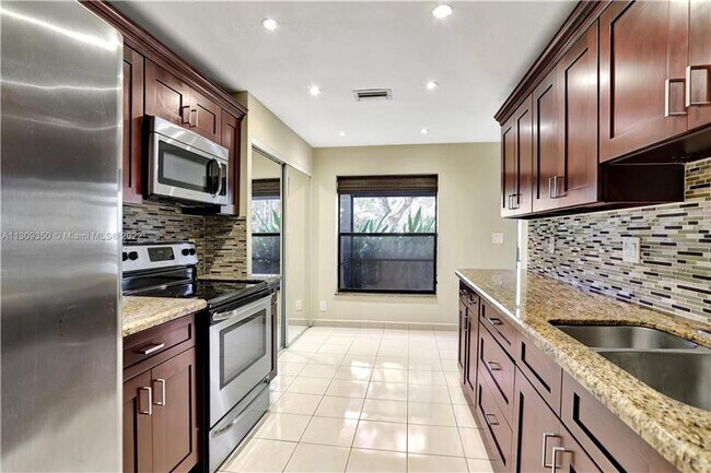 Foto del edificio - 2215 NW 45th Ave