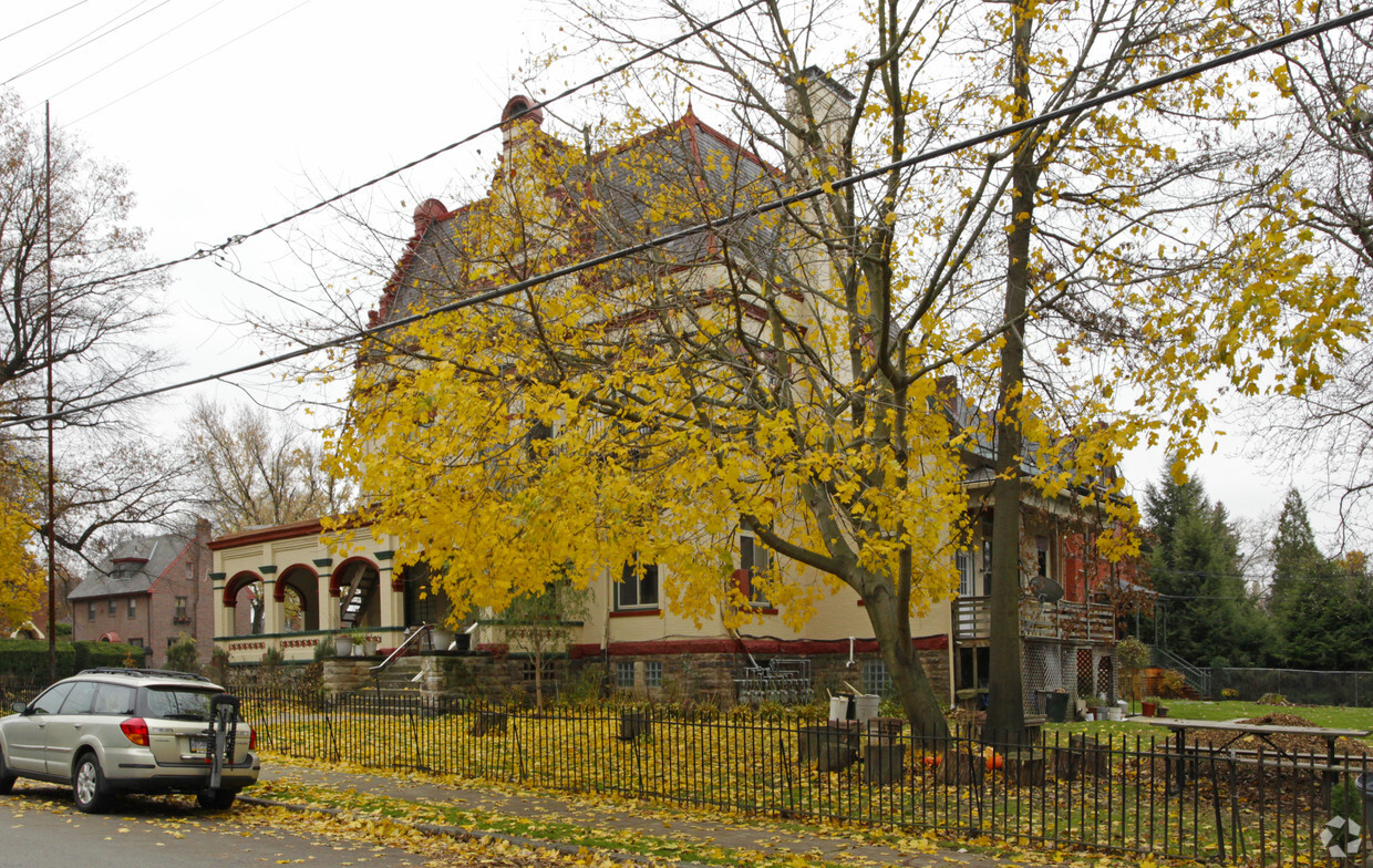 Foto del edificio - 5922-5960 Wellesley Ave