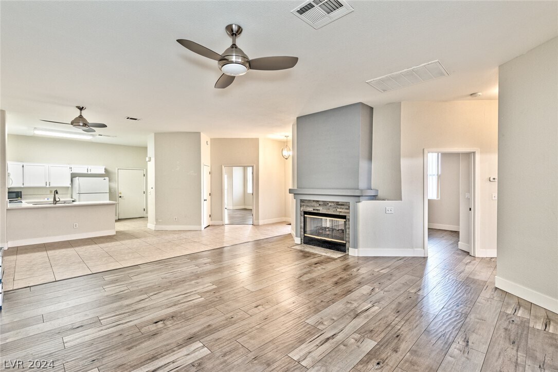 Foto principal - 9002 Purple Leaf St
