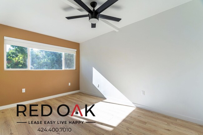 Building Photo - ~1 Month FREE~ Breathtaking Two Bedroom Fe...