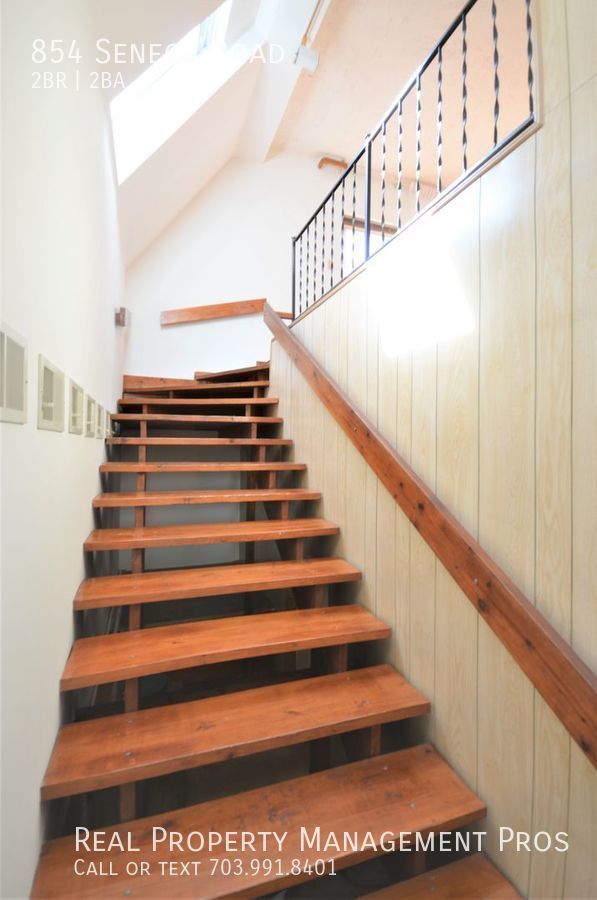 Foto del edificio - 854 Seneca Rd