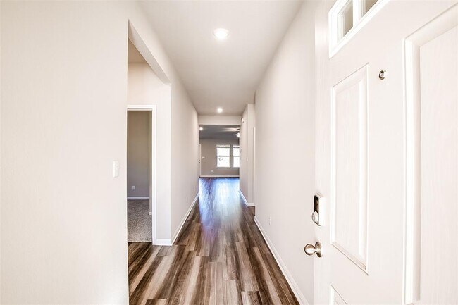Foto del edificio - 1601 Longhorn Ranch Dr