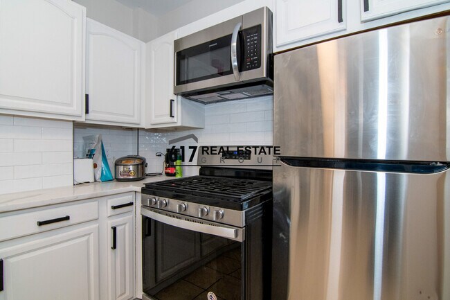 Foto del edificio - 448 Park Dr