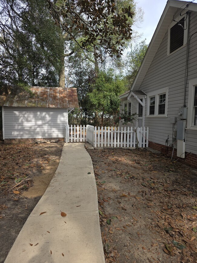 Foto del edificio - 705 E Water Ave