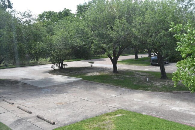 Building Photo - 1806 Countryside Village Blvd