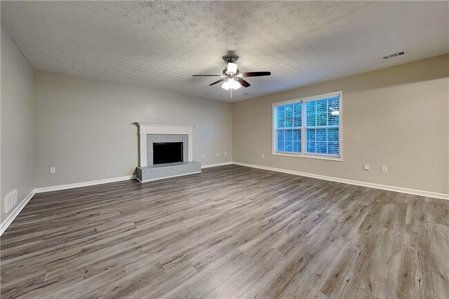 Foto del edificio - 1210 Webb Farm Ln
