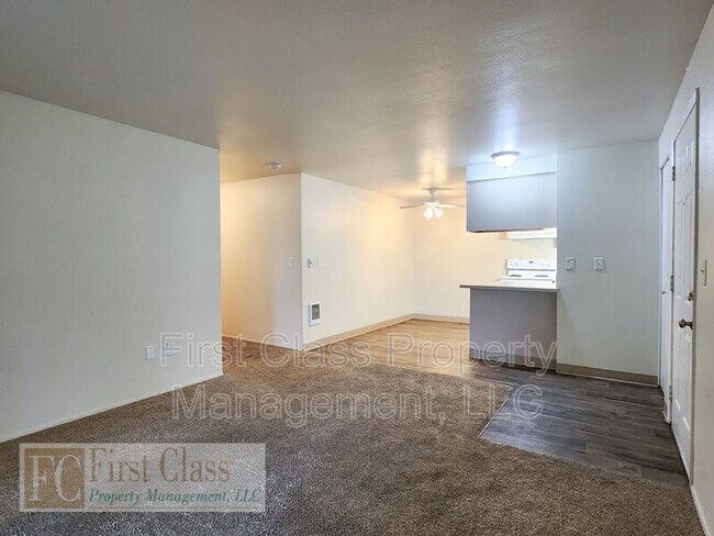 Building Photo - 1255 NW 183rd Ave
