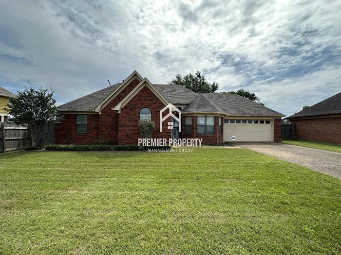 Foto principal - 55594 Confederate Cir - Available Now!!