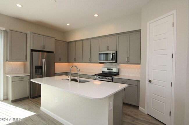 Building Photo - 17046 N 50th St