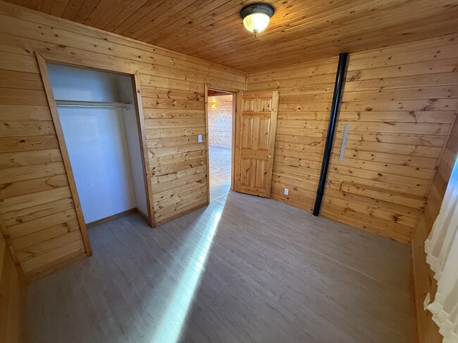 Photo du bâtiment - 603-610 10 St