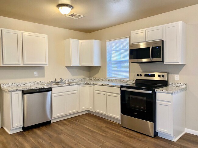 Foto del edificio - Cute Updated 2 bed 1 bath located in Bethany!