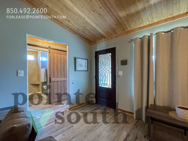 Building Photo - Spanish Cove 3BD/2BA - available furnished!