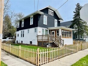 Building Photo - 1103 Salina St
