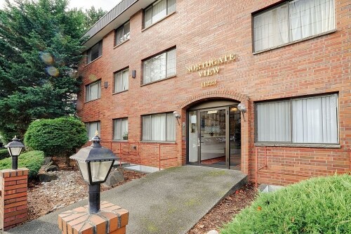 Foto del edificio - 11223 8th Ave NE
