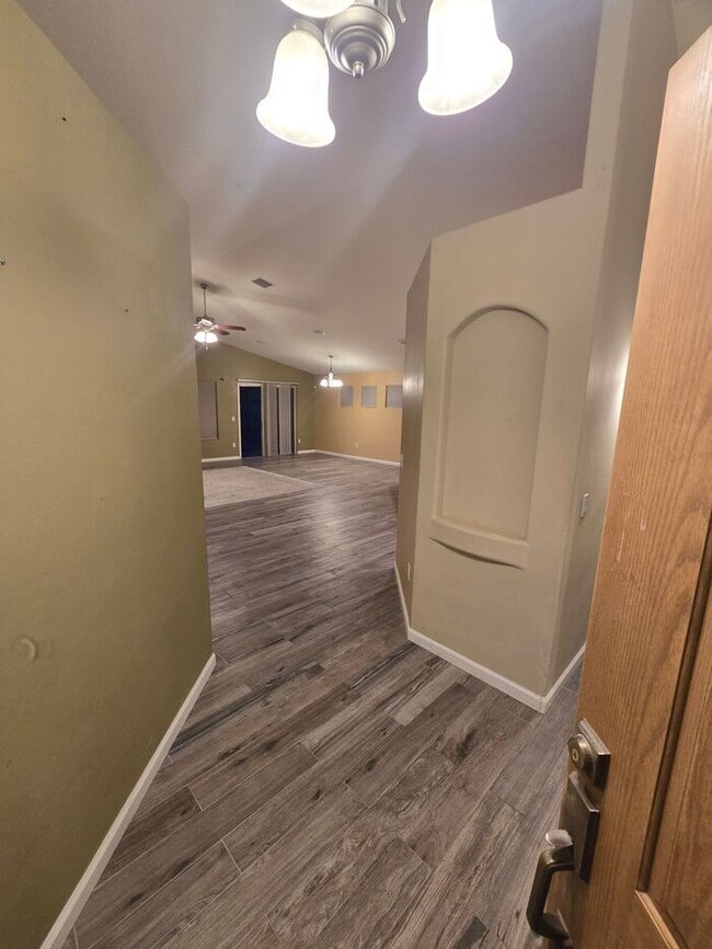 Foto del edificio - Beautiful 3 bedroom, 2 bath Home available