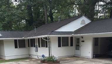 Building Photo - 199 Lake Dr