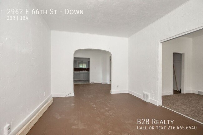 Foto del edificio - 2962 E 66th St