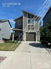 Building Photo - 945 Grissom Dr.